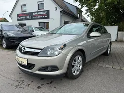 Gold Gebraucht 2010 Opel Astra GTC Cosmo Limousine | 2.990 € (Superpreis)