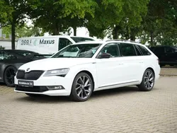 Laserweiss Gebraucht 2018 Skoda Superb SportLine Kombi | 25.688 € (Fairer Preis)