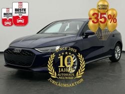 Navarra blue metallic Neu 2025 Audi A3 Sportback Kleinwagen | 31.910 € (Superpreis)