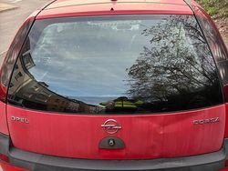 Rot Gebraucht 2001 Opel Corsa Kleinwagen | 750 € (Guter Preis)