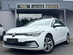 Weiß Gebraucht 2021 VW Golf VIII Life Kombi | 17.498 € (Fairer Preis)