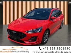 Rot Gebraucht 2024 Ford Focus ST-Line X Limousine | 25.980 € (Guter Preis)