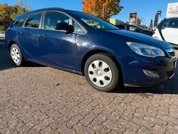 Blau Gebraucht 2012 Opel Astra Edition Kombi | 6.300 € (Etwas zu teuer)