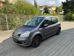 Grau Gebraucht 2010 Renault Grand Modus Dynamique Van / Kleinbus | 4.750 € (Fairer Preis)