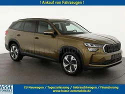Bronx gold metallic Neu 2025 Skoda Kodiaq Selection SUV | 43.995 € (Fairer Preis)