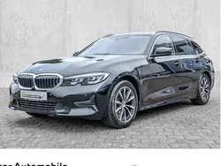 Schwarz Gebraucht 2021 BMW 318 Sport Line Kombi | 23.995 € (Fairer Preis)