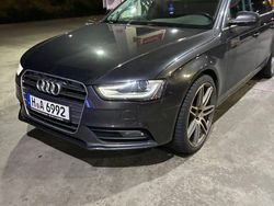Grau Gebraucht 2012 Audi A4 Ambiente Limousine | 7.890 € (Fairer Preis)