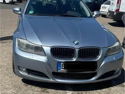 Blau Gebraucht 2010 BMW 320 Limousine | 5.300 € (Guter Preis)