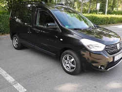 Schwarz Gebraucht 2020 Dacia Dokker Van | 11.950 € (Fairer Preis)