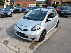 Silber Gebraucht 2011 Toyota Aygo Cool Kleinwagen | 8.980 € (Teuer)
