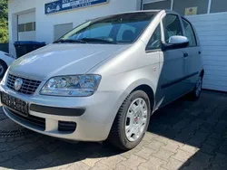 Silber Gebraucht 2011 Fiat Idea Van / Kleinbus | 4.000 €