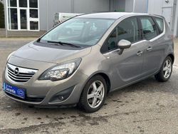 Grau Gebraucht 2011 Opel Meriva Innovation Van / Kleinbus | 5.999 € (Fairer Preis)
