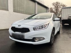 Weiß Gebraucht 2013 Kia Ceed Edition 7 Kleinwagen | 7.990 € (Fairer Preis)