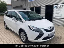 Schneeweiss/olympic/summit whi Gebraucht 2016 Opel Zafira Tourer Edition Van / Kleinbus | 9.900 € (Fairer Preis)