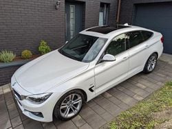 Weiß Gebraucht 2016 BMW 330 M Sport Limousine | 22.450 € (Fairer Preis)
