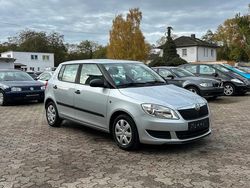 Grau Gebraucht 2010 Skoda Fabia Kleinwagen | 1.490 € (Guter Preis)