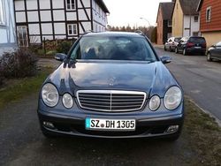 Grau Gebraucht 2005 Mercedes E220 Kombi | 6.250 €