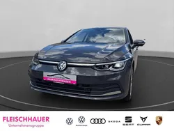 Grau Gebraucht 2024 VW Golf VIII Style Limousine | 27.770 € (Guter Preis)