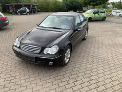 Schwarz Gebraucht 2005 Mercedes C180 Limousine | 3.750 € (Guter Preis)