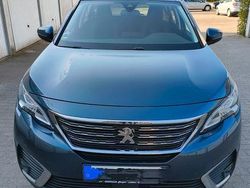 Blau Gebraucht 2019 Peugeot 5008 Allure Van / Kleinbus | 18.000 € (Guter Preis)