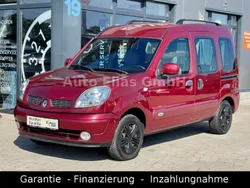 Rot Gebraucht 2005 Renault Kangoo Privilege Van / Kleinbus | 4.399 € (Teuer)
