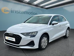 Weiß Gebraucht 2024 Audi A3 Sportback Limousine | 28.699 € (Guter Preis)
