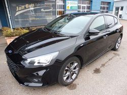 Schwarz Gebraucht 2021 Ford Focus ST-Line Limousine | 17.455 € (Fairer Preis)