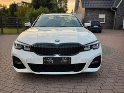 Weiß Gebraucht 2021 BMW 320 M Sport Kombi | 21.000 € (Teuer)