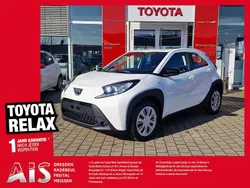 Schneeweiß Neu 2025 Toyota Aygo Play Kleinwagen | 16.790 €