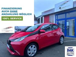 Rot Gebraucht 2018 Toyota Aygo X-play Kleinwagen | 9.590 € (Fairer Preis)