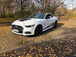 Weiß Gebraucht 2015 Ford Mustang GT Coupé | 24.000 € (Guter Preis)