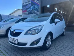 Schwarz Gebraucht 2011 Opel Meriva Design Edition Van / Kleinbus | 5.500 € (Fairer Preis)
