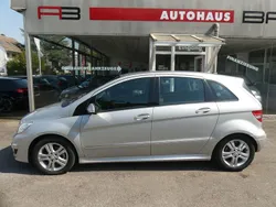 Silber Gebraucht 2008 Mercedes B180 Van / Kleinbus | 5.990 € (Teuer)