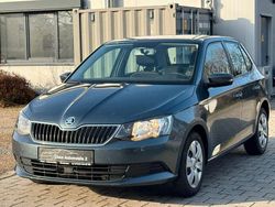 Grau Gebraucht 2015 Skoda Fabia Ambition Limousine | 7.990 € (Fairer Preis)