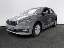 Graphitegrau metallic Neu 2025 Skoda Fabia Essence Limousine | 18.990 € (Guter Preis)