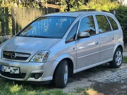 Silber Gebraucht 2006 Opel Meriva Van / Kleinbus | 3.600 € (Teuer)