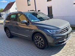 Grau Gebraucht 2022 VW Tiguan Life SUV | 26.900 € (Fairer Preis)
