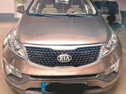 Braun Gebraucht 2016 Kia Sportage Spirit SUV | 13.000 € (Fairer Preis)