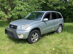 Silber Gebraucht 2003 Toyota RAV4 Van | 2.499 €