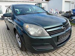 Grün Gebraucht 2004 Opel Astra Limousine | 1.400 € (Fairer Preis)