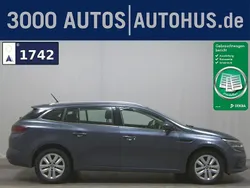 Grau Gebraucht 2022 Renault Mégane IV Life Limousine | 13.680 € (Superpreis)