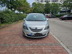 Silber Gebraucht 2011 Opel Meriva Color Edition Van / Kleinbus | 3.800 € (Fairer Preis)