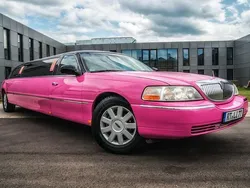 Violett Gebraucht 2005 Lincoln Town Car Limousine | 11.900 €