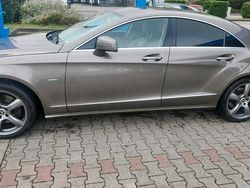 Beige Gebraucht 2012 Mercedes CLS350 Limousine | 13.950 €