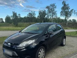 Schwarz Gebraucht 2015 Ford Fiesta Trend Kleinwagen | 3.600 € (Fairer Preis)