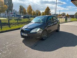 Schwarz Gebraucht 2013 Skoda Fabia Kleinwagen | 4.900 €