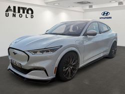Weiß Gebraucht 2022 Ford Mustang Mach-E Basis SUV | 33.900 € (Fairer Preis)