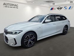 Alpinweiß uni Gebraucht 2024 BMW 330e M Sport Kombi | 46.990 € (Fairer Preis)