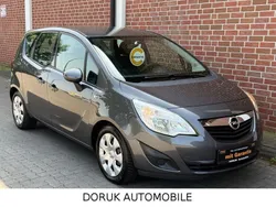 Grau Gebraucht 2013 Opel Meriva Design Edition Van / Kleinbus | 4.490 € (Guter Preis)
