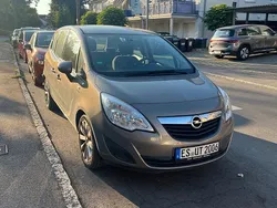 Grau Gebraucht 2013 Opel Meriva Selection Van / Kleinbus | 4.300 € (Guter Preis)